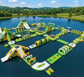 S666 Parque Aquático Inflável Tema Ben 10